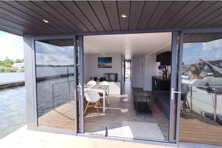 Hotel Hausboot Fjord Aries Mit Dachterrasse In Šlesvik Exteriér fotografie